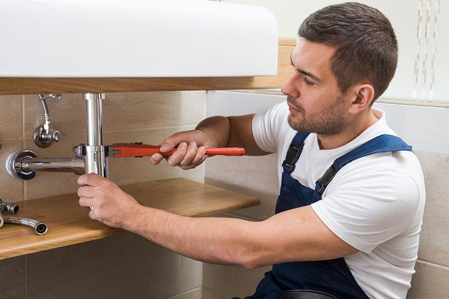 Mantenimiento y cuidado de los muebles de baño reformados